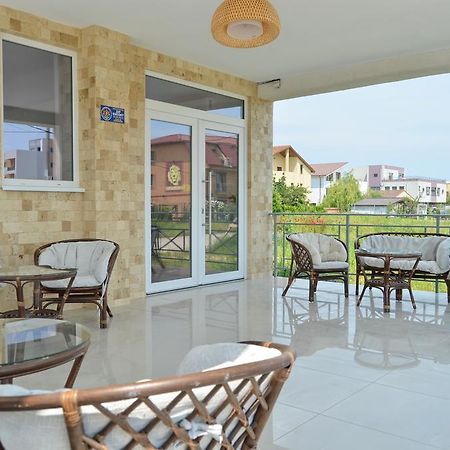 Mykonos Mamaia Boutique Villa Năvodari Buitenkant foto